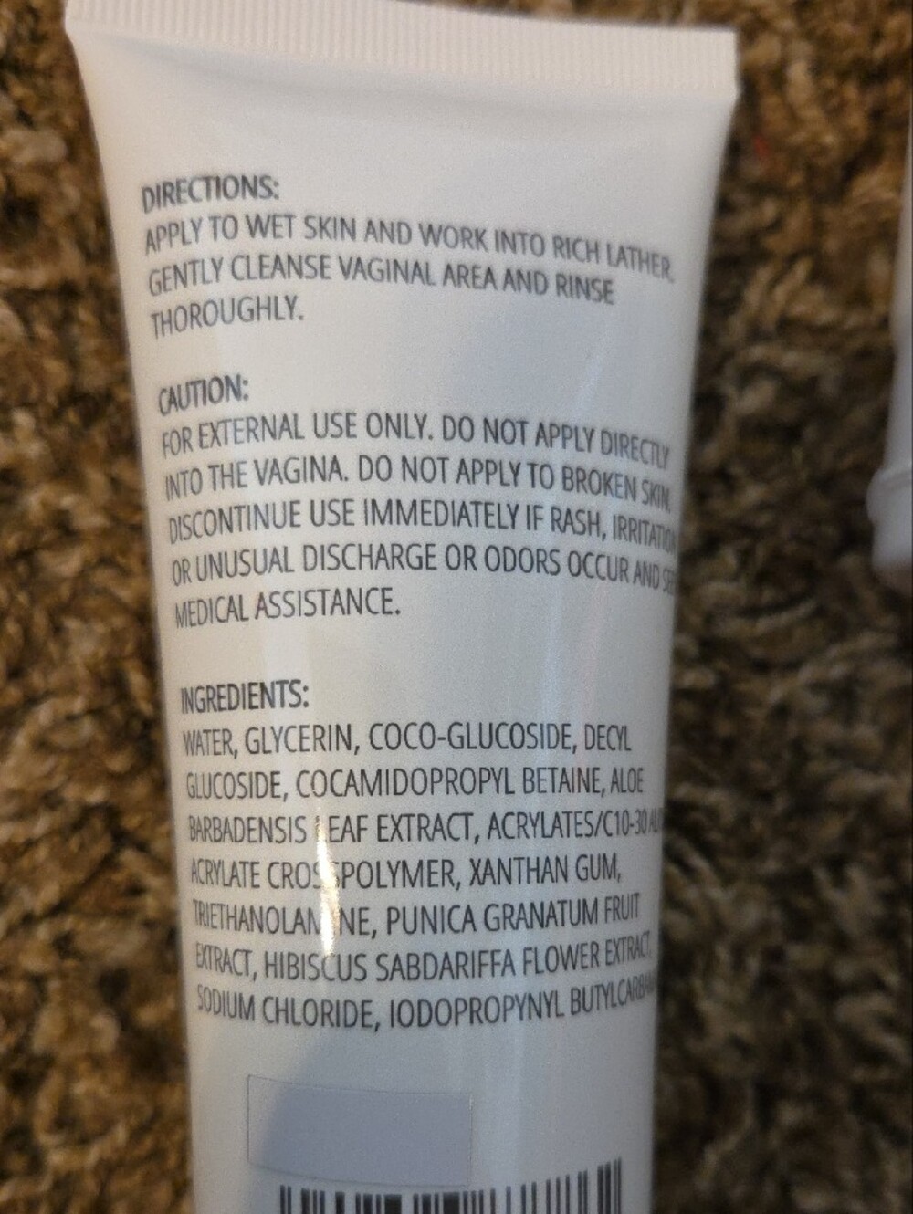 2 feminine wash with pomegranate and hibiscus extract - Picture 2 of 2